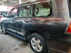 تۆیۆتا لاند کروزەر